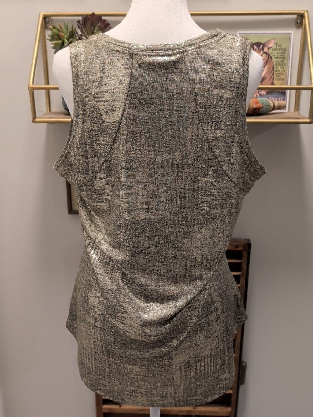 NYGARD Size M- Metallic Gold Women’s Scoop Neck Top Luxury Look - Picture 2 of 7
